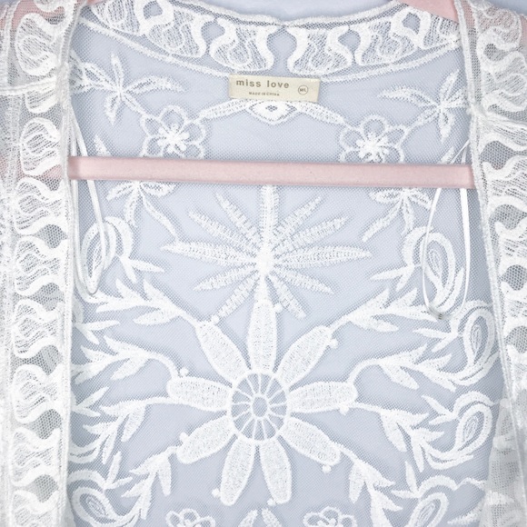 Miss Love white Lace Kimono - Picture 2 of 5
